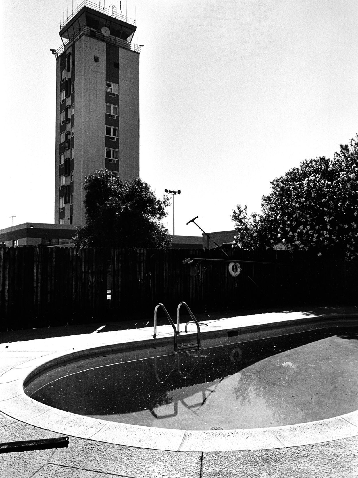 Then and Now: Tucson Airport RONtel hotel